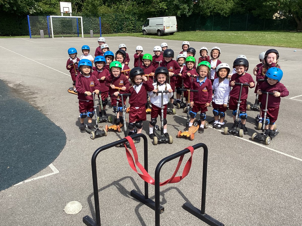 StBellarmine's tweet image. Scooters today for Reception with @scootfit. Lots of spatial awareness on show; negotiating space and one another. We had a fantastic time, thank you James. #scooters #balance #spatialawareness