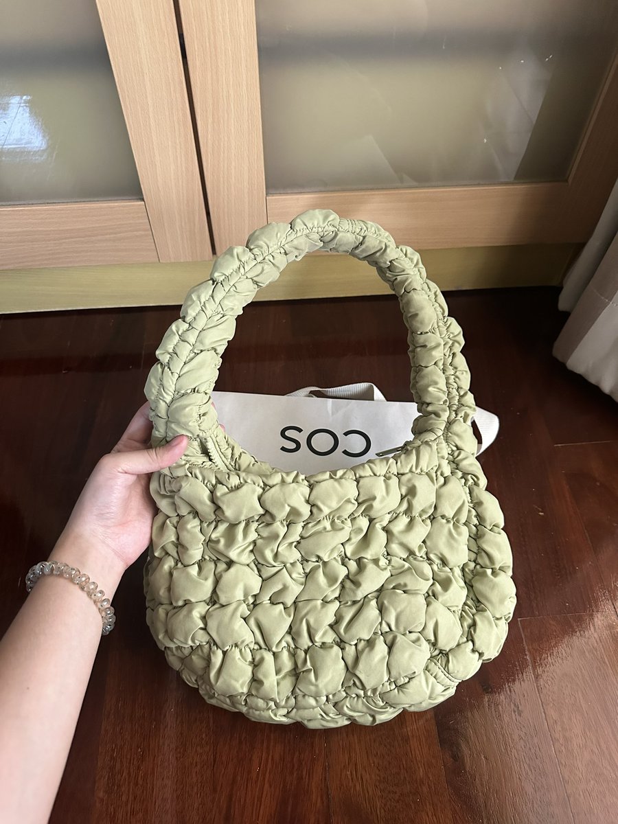 pinyagnas's tweet photo. ส่งต่อ Cos mini 1,900.-
มีตำหนิจุดเล็ก ๆ ตามในภาพ สีนี้หายากน้า
#cosmini #costhailand #ส่งต่อcosmini #ส่งต่อcos #cosส่งต่อ #cosminiส่งต่อ #cosมือสอง https://t.co/9P1mKcOZFl