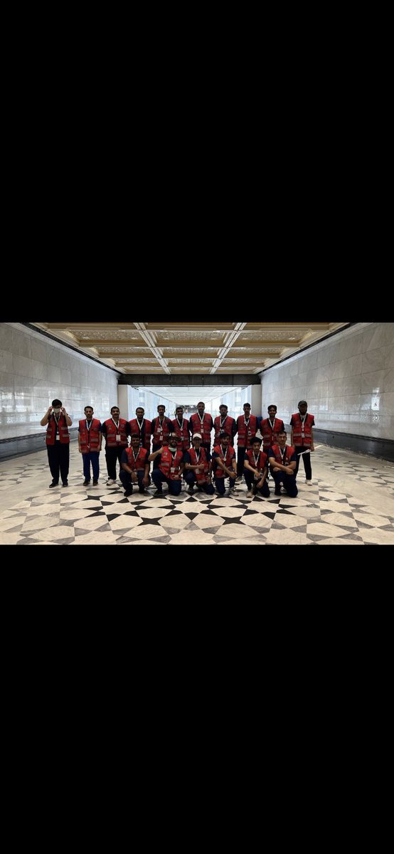 الحمد لله الذي وفقني لخدمة ضيوف الرحمن في موسم الحج هذا العام كمتطوع صحي. جزى الله خيراً كل المتطوعين والمشرفين على جهودهم الجبارة وتفانيهم في خدمة الحجاج. نسأل الله أن يتقبل منا ومنكم صالح الأعمال ويجعلها في ميزان حسناتنا. #حج1445هـ #فريق_جامعة_الملك_سعود_للعمل_التطوعي