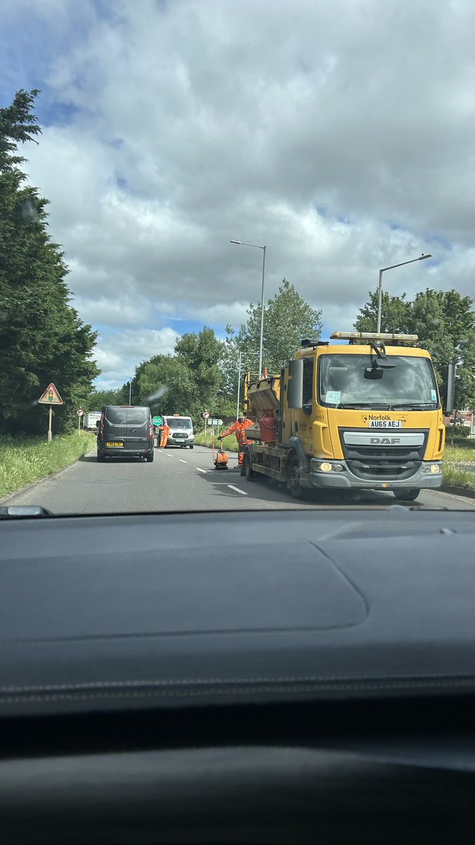 Happiness is…….
Seeing the potholes on Hurth Way repaired within a week of a walkabout with your Norfolk County Council highways engineer😊

Apologies for the delays in journeys today but I’m sure you’ll all agree it’s worth it!

#ThetfordEast #LoveThetford