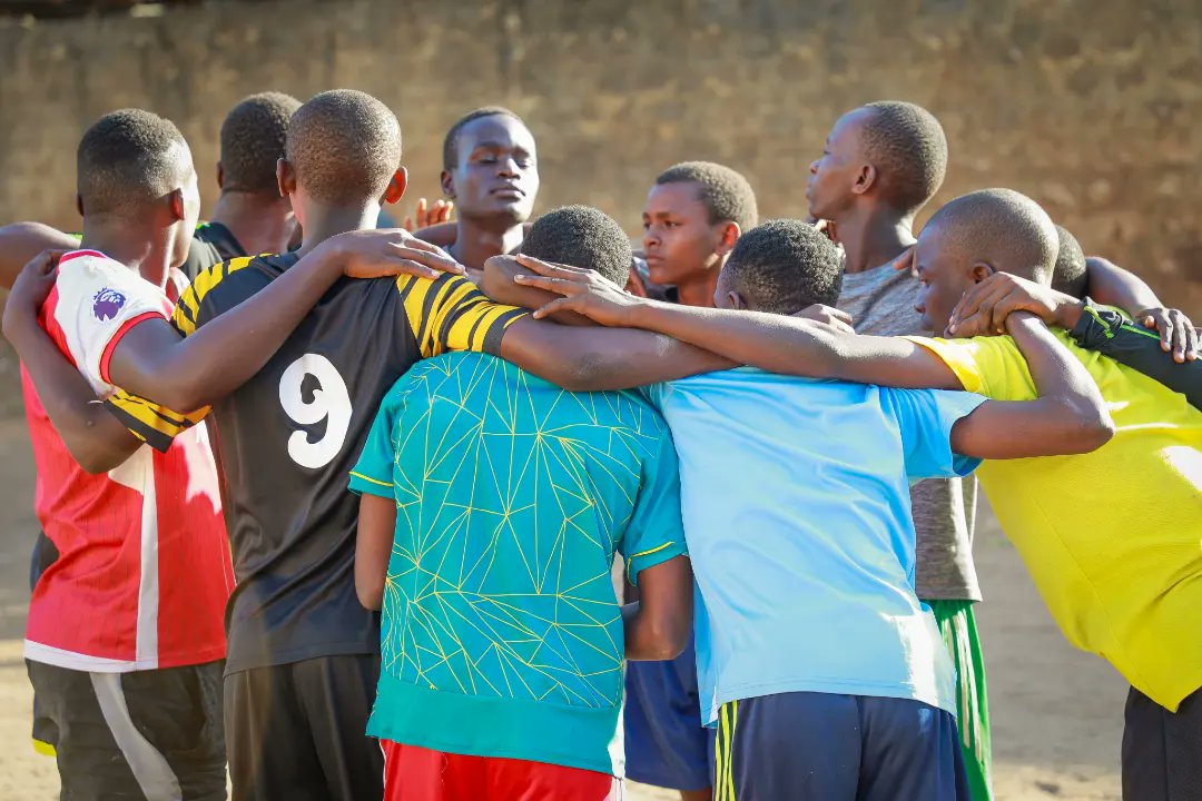 commatpeacefc's tweet photo. Team Talk
#capfc https://t.co/pSSoFfFDbe