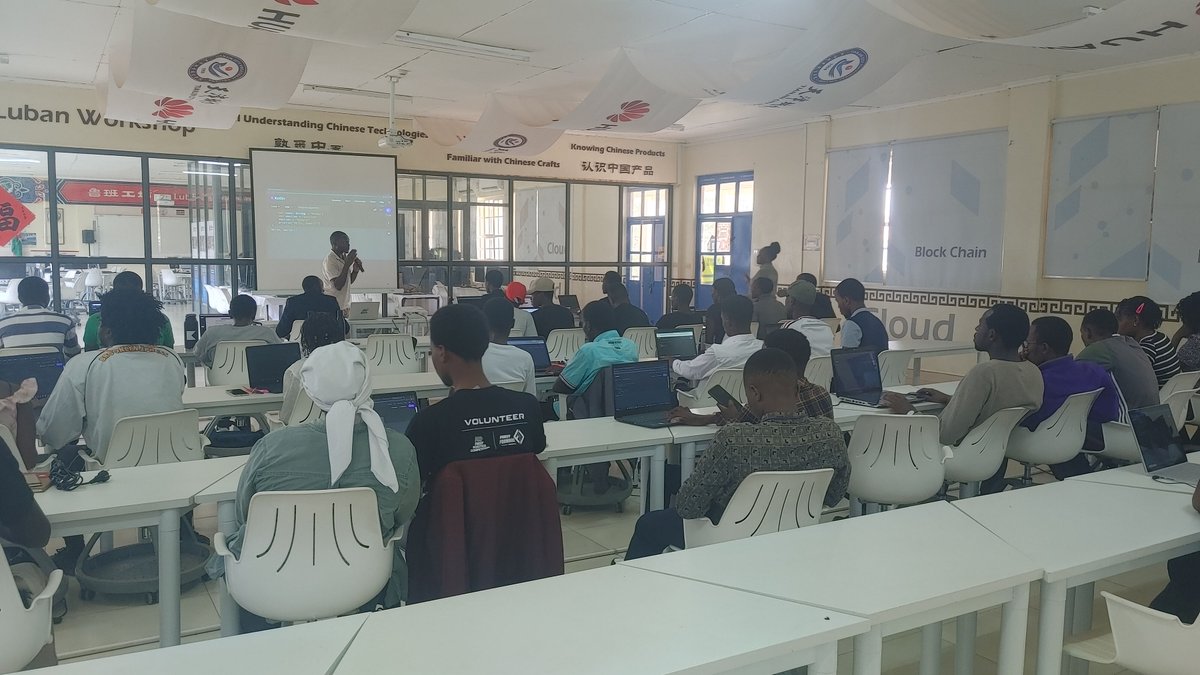 GDGoC_MksU's tweet image. A big thank you to @mksu_official for being a welcoming host to #KotlinConfGlobal, your hospitality provided the perfect backdrop for the event duration filled with tech wonders and innovation.
#KotlinConfGlobal
#kotlinconf
#kotlin