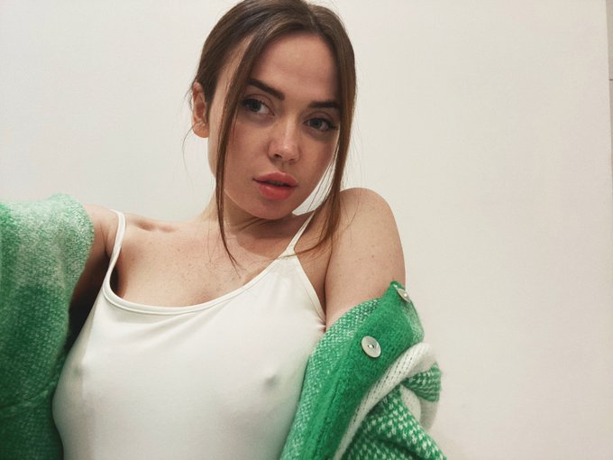 Watch Nikky 🌸's leaked NSFW photo on TwXstars