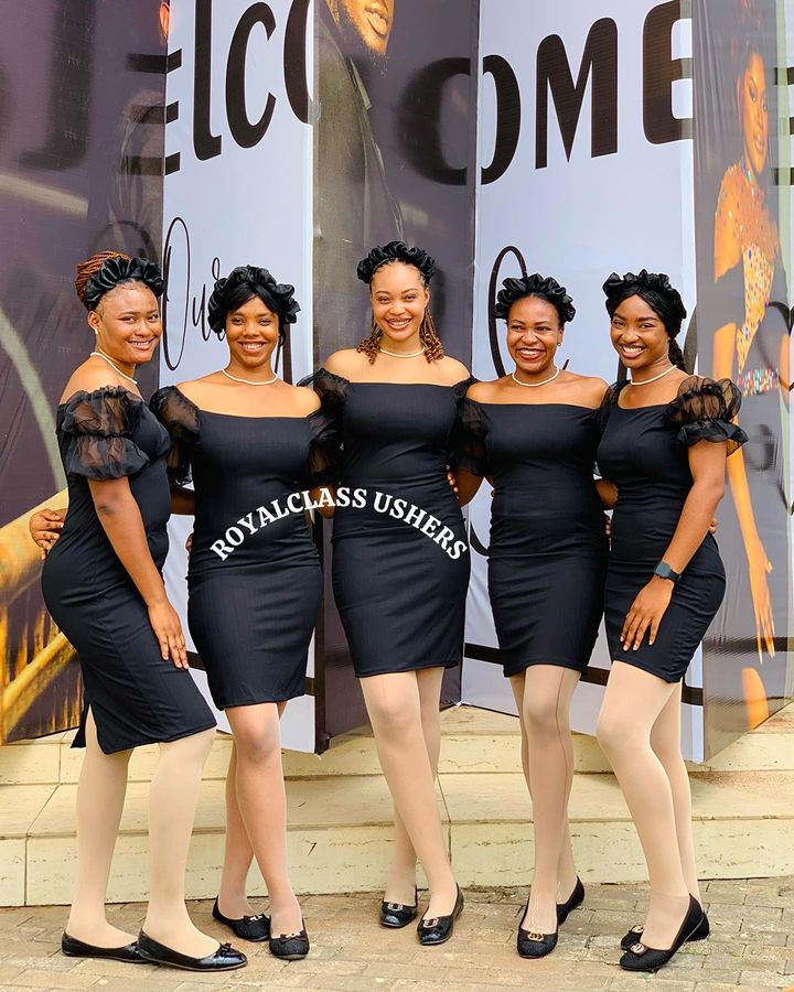 RoyalClassUsher's tweet photo. We’re not just ushers. We’re a strong support team. You can count on us 🤗

Some of our hostesses at the #king2024 wedding reception.

#royalclassushers #ushers #ushersinnigeria #ushersorbit #eventmanagement #nigeriawedding https://t.co/pW0BX7KTV7