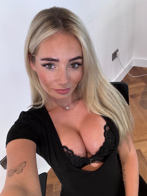 if your active on X, comment &ldquo;plz&rdquo; for a FREE pic 😉 https://t.co/gNviL29IHp