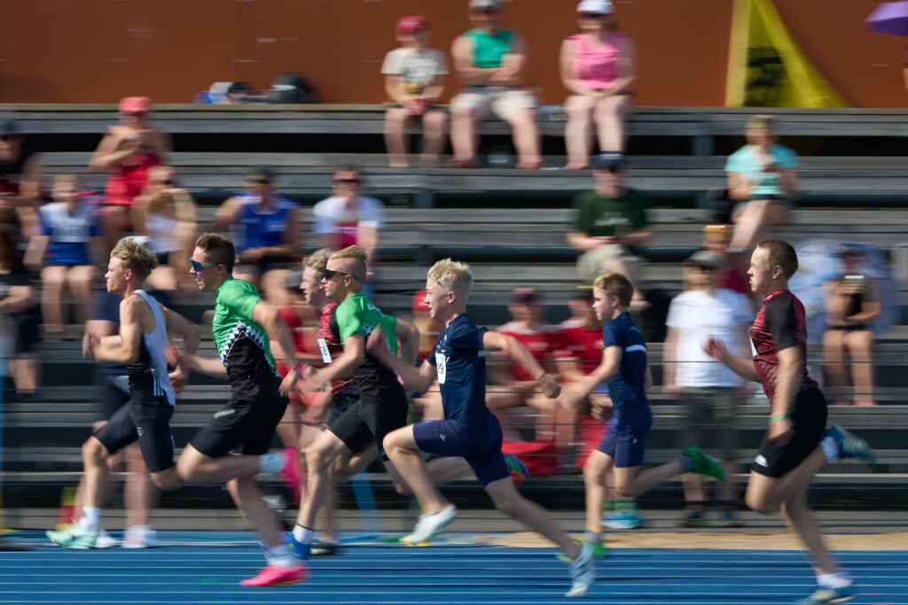 Kyllä, lasten urheilun tilasta ollaan huolissaan. Suomen Olympiakomitean teettämään kyselyyn vastanneiden lajiliittojen signaali on hätähuuto mu yleisurheilu.fi/uutinen/36-laj…