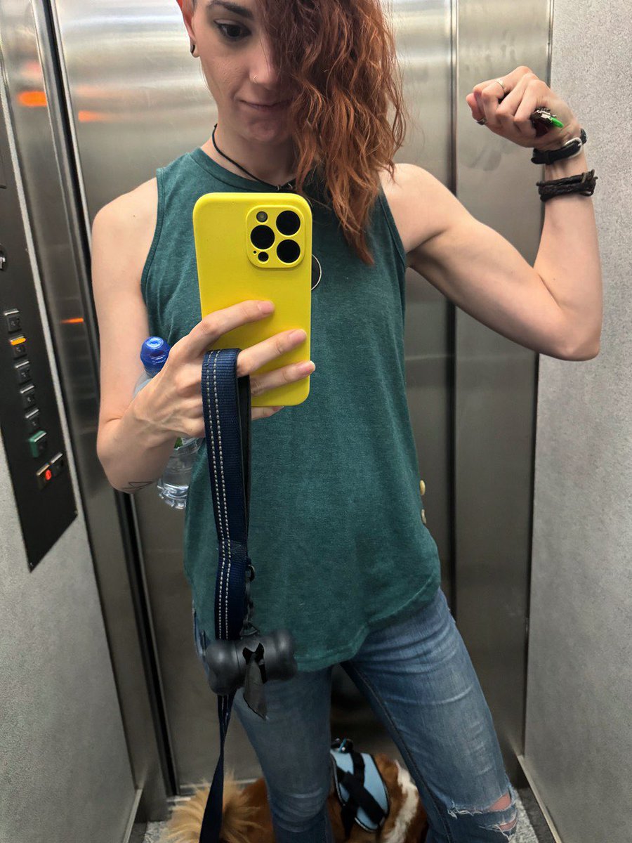 UmarekawaruZ's tweet photo. Bueeeeeno… poco a poco 💪🏻🤣 #FotoAscensor https://t.co/5wiqj2Qq0e