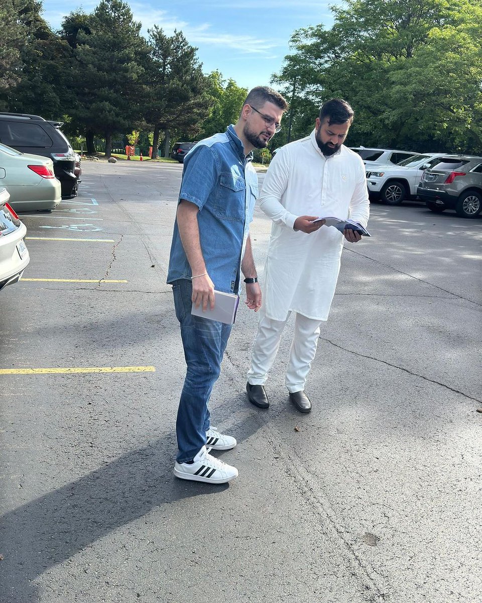 gofreebooks's tweet image. Gofreebooks team distributed books and brochures today during the Eid prayer at the Muslim Unity Center mosque in Detroit, Michigan, USA.

#gofreebooks #team #distributed #books #and #brochures #during #eid #prayer #muslim #unity #center #mosque #detroit #michigan #usa