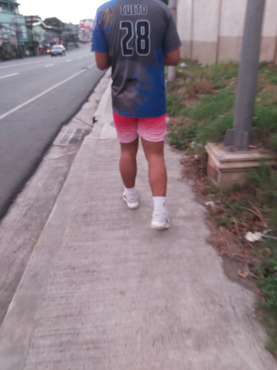 amazing_epoy's tweet photo. Sulit ang konting papawis ngayong hapon. Mukhang masarap si pare. Matangkad, malaki ang binti, saka syempre ang π
Sana makasabay ulit kita π #AlterLipa #Papawis #AfternoonJog #HumpDay https://t.co/rkwjPf6ve2