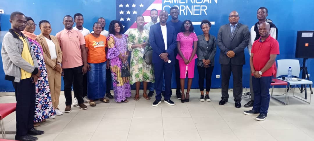 JCI_RDCongo's tweet photo. Notre invité, le Dr Mapala Masumiyamiya de l'Université de Santa Clara aux Etats-Unis, a démontré comment sélectionner un partenaire amoureux sur base de critères objectifs et bien définis. ❤️

#Relations #Amour #Psychologie #JCI https://t.co/HKIgmi7C9C