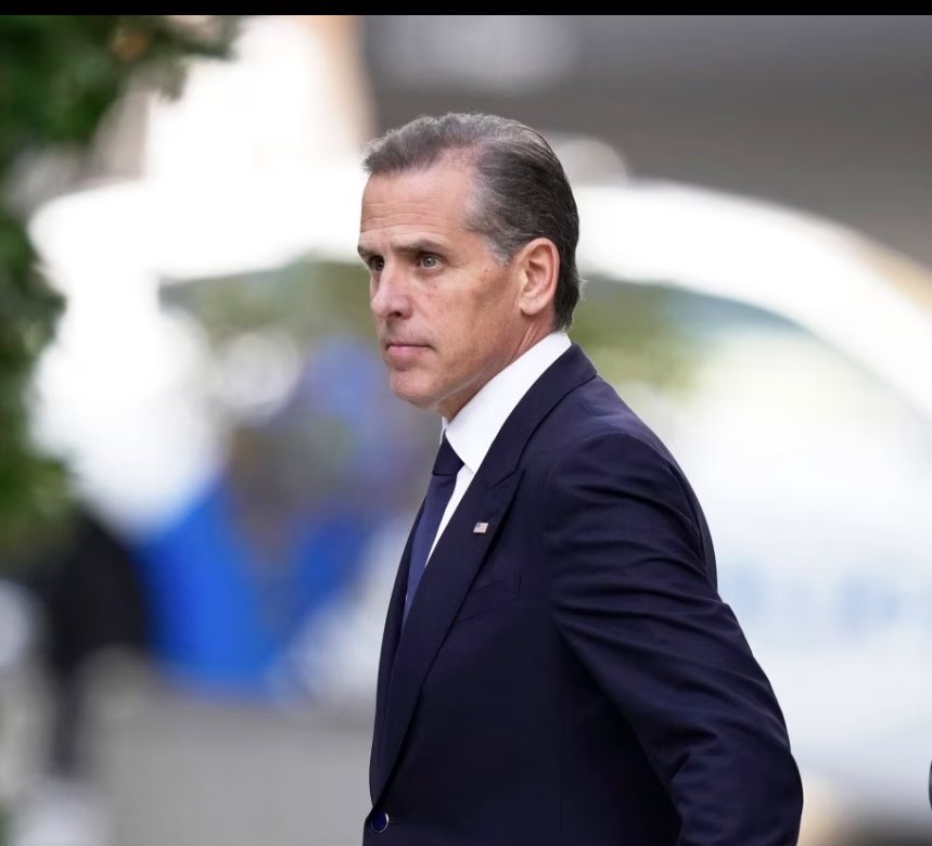 fidele_mutara's tweet photo. I am convinced that you are a leader who made a difference and that many people will remember you as a good president of a certain period.
And my condolences to your family @JoeBiden for everything you experienced with the persecutor, there is no doubt that you will win 2024 because,  

@POTUS NO GROUP PICTURE IS GOING TO HAVE THE POWER OF AN INDIVIDUAL PORTRAIT.