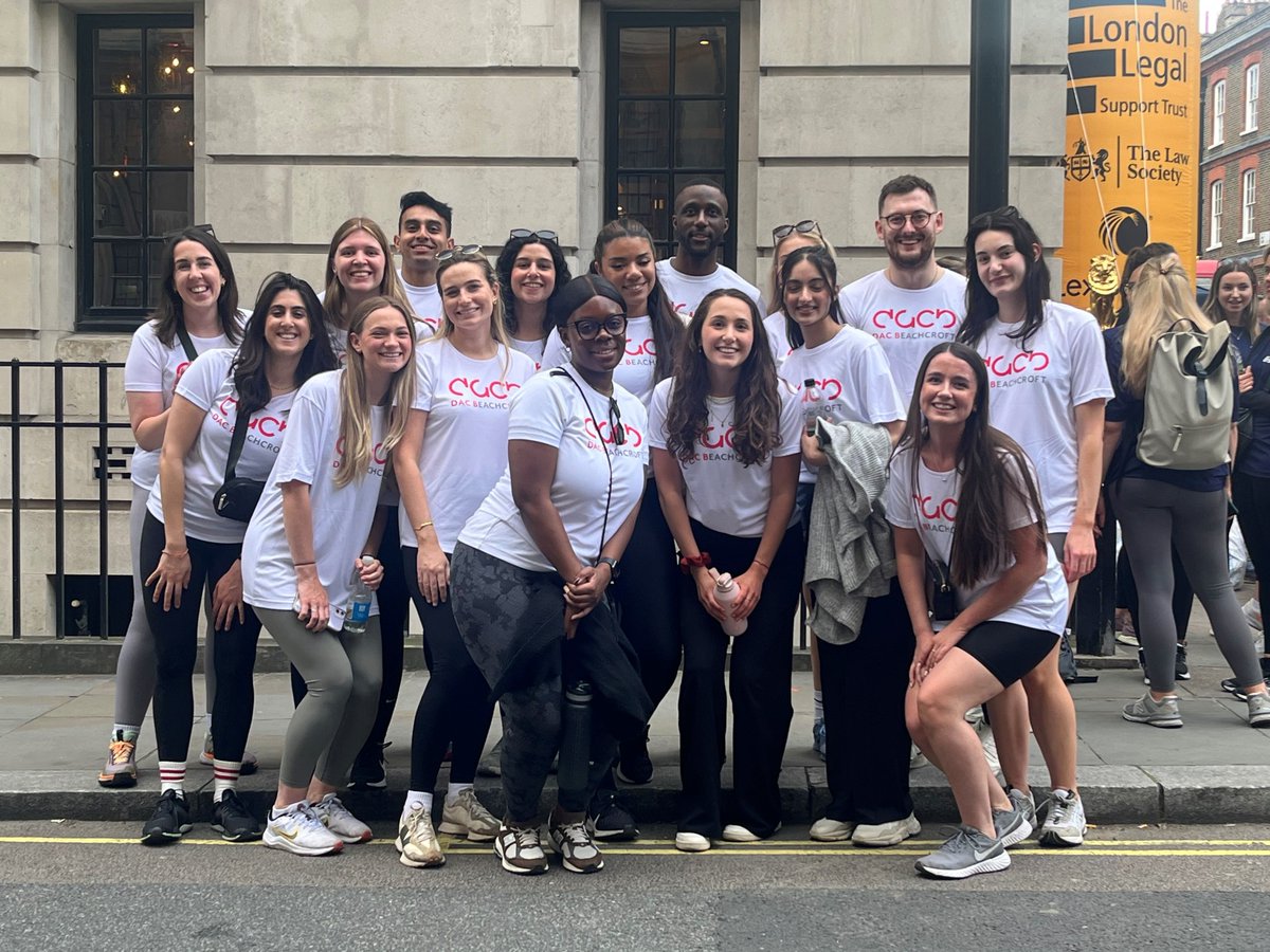 DACBeachcroft's tweet photo. We had a great time at last night's 20th London Legal Walk, raising money to support @londonlegal.
#Accesstojustice #londonlegalwalk #careystreetparty #20YearsOfJustice #londonlegalwalk24 https://t.co/NF41XYtUDN
