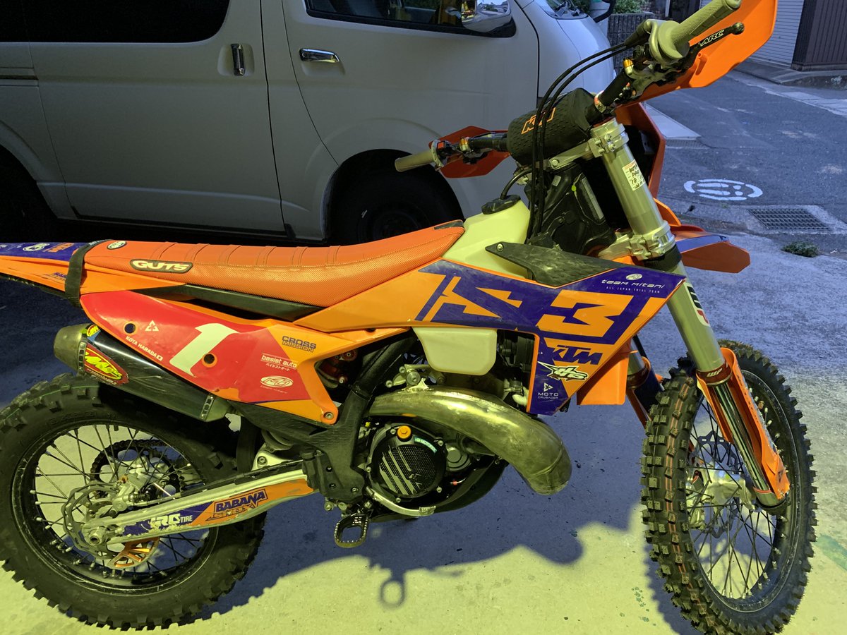koooota212's tweet photo. 日高ロックスやるぞ
#iRCTIRE
#S3
#BABANASHOX
#KTM岡山
#BRAINSOIL
#jimmytec
#SAKAMOTOWORKS
#MOTOCRUSADER https://t.co/3QZr4R0aI7