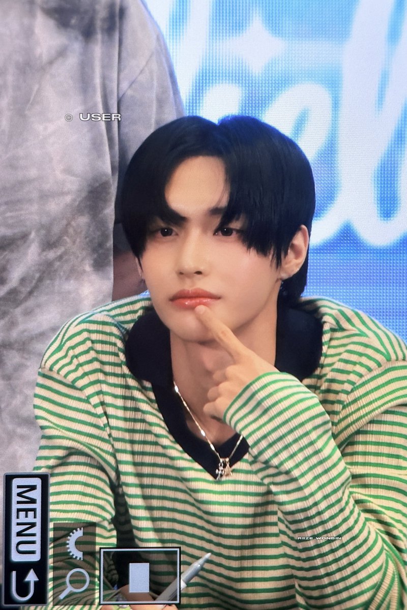 0302user's tweet photo. 240619 남자애교가왜이래 #RIIZE #원빈 #WONBIN https://t.co/gnmlxXygu4