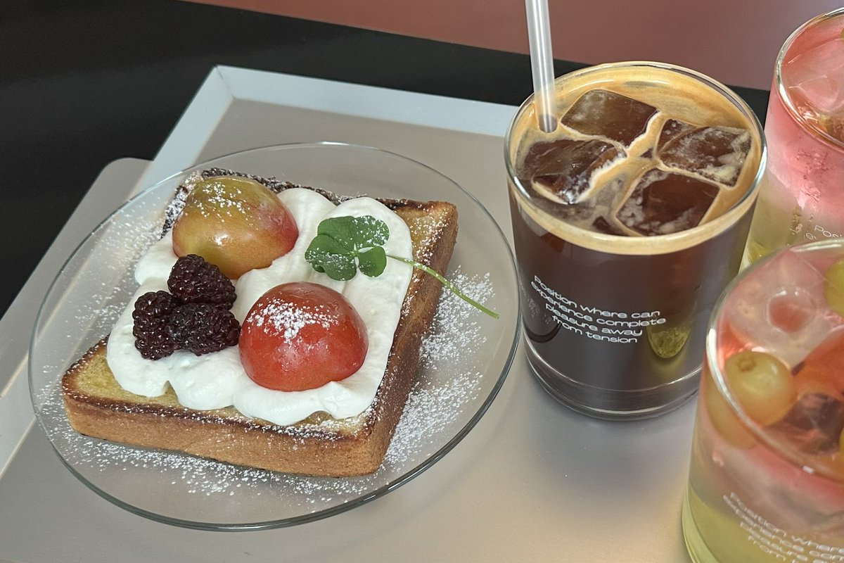 punchr2ce's tweet image. 네잎 아니 오잎클로버 토스트 ˳ ˳🍀