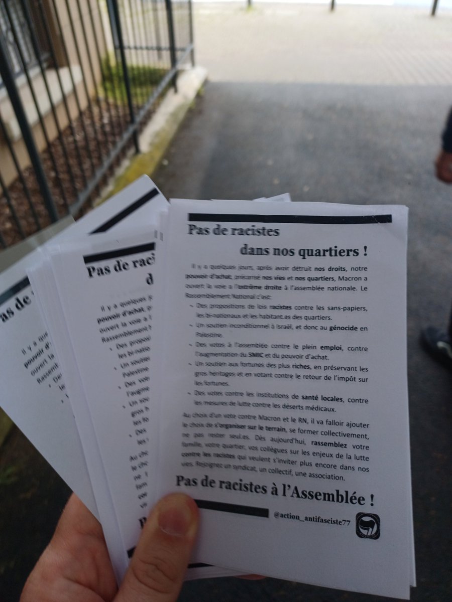 A quoi bon lutter seulement où c'est déjà gagné ? 
L'afa77 présente hier dans les rues de Bussy-Saint-Georges pour alerter sur l'extrême droite. Nous irons là où il le faut 🏴🚩
#LegislativesAnticipées #Législatives2024 #77antifa