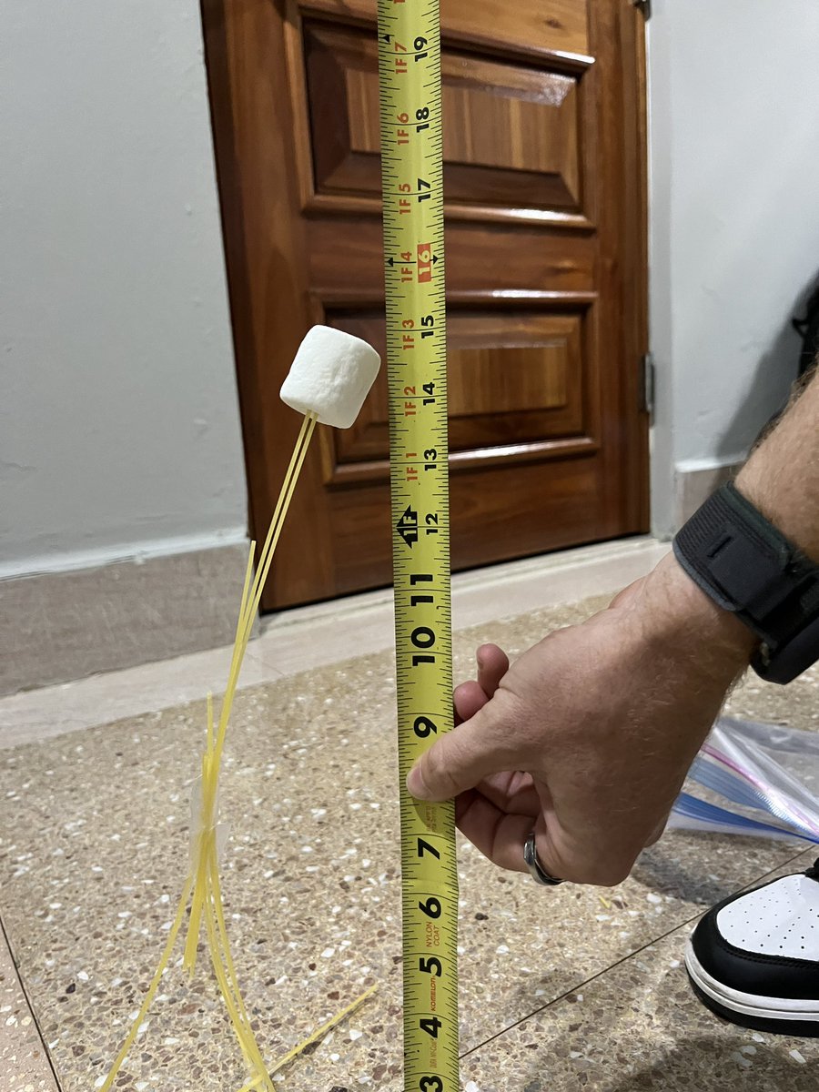 El lunes tuve la oportunidad de darle un taller de diseño al campamento de Pre-ingeniería de <a href="/uprm/">RUM/UPRM</a> . El reto fue hacer una torre que aguantara un “Marshmallow”. Es increíble como con materiales tan sencillos se puede enseñar las etapas de diseño!