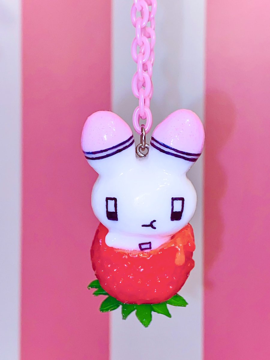 苺もぐもぐ🍓うさたんネックレス』 メンヘラチャン✖️Creamyコラボ