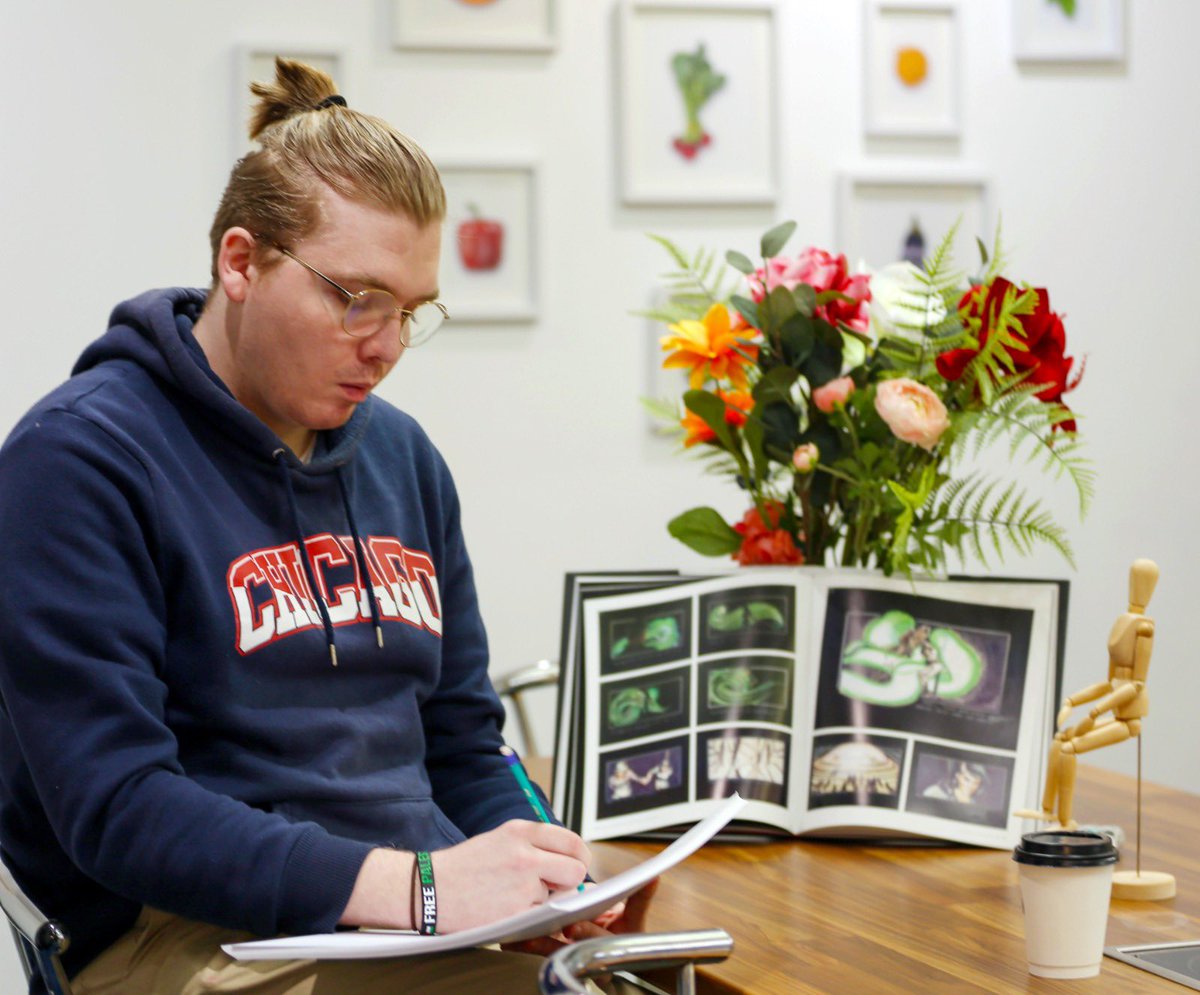 shadowhawkgroup's tweet image. Want to connect with a network of professionals within the entertainment industry? 

shadowhawkgroup.com

#entertainmentgroup #zanzibarfilms #klubcafebar #gracostudios #redkitetalent #trustitentertainment 

@shadowhawkgroup | #yourworldyourentertainment