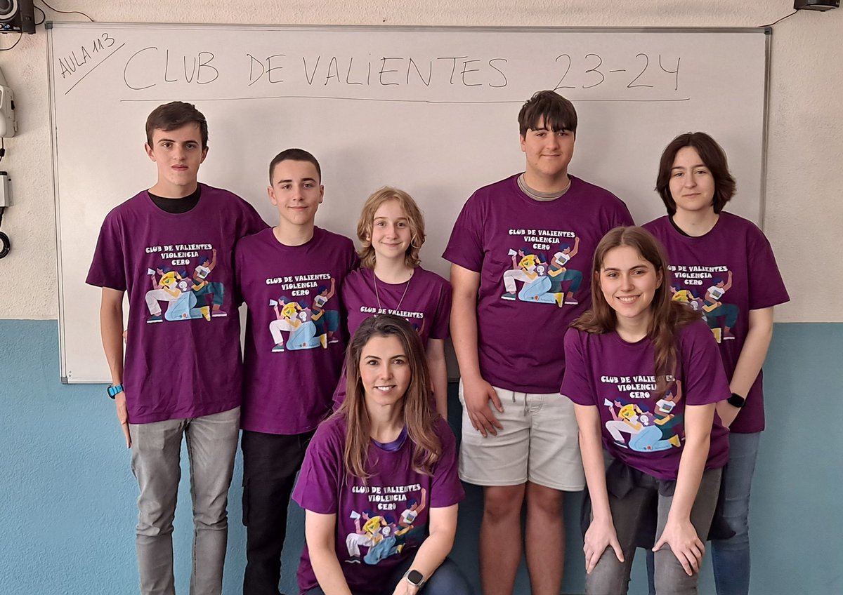 No están todos y todas las que son pero sí son todas y todos los que están. Fin de curso del Club de Valientes Violencia cero. Una grandísima promoción de estudiantes que han aportado su granito de arena para hacer de este mundo un lugar mucho mejor. Tenéis todos un 10. 👩🏼‍🎓🧑🏻‍🎓👩🏿‍🎓🧑🏾‍🎓