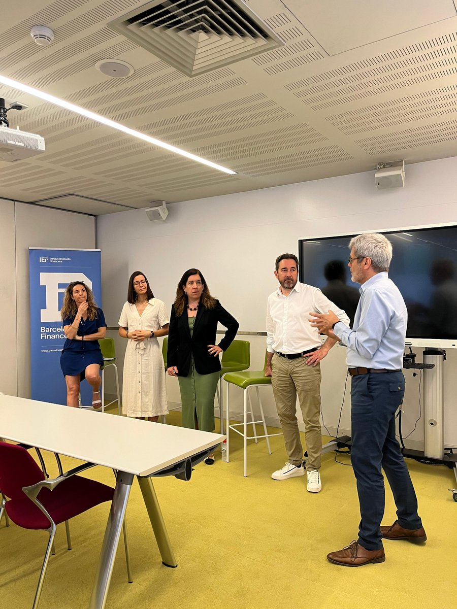 Barcelona Finance School tweet media