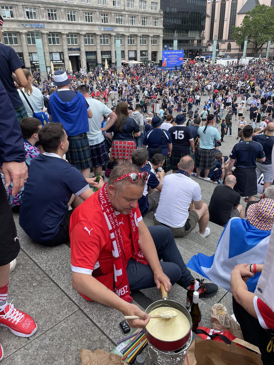 28juin2021's tweet image. Jour de match ! 🧀🇨🇭