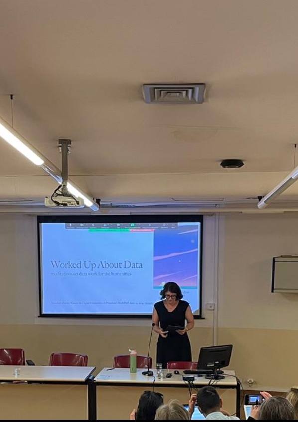 CLARIAH-VL (@clariahv) on Twitter photo The #DARIAH2024 Annual Event kicked off this morning <a href="/NovaUniversida/">Nova Universidade</a> de Lisboa with an intriguing keynote by Prof.
Meredith Martin (<a href="/mmvty/">Meredith Martin</a>). She questioned in "Worked Up About Data: Meditations on Data Work for the Humanities", the role of books and why data is so controversial! The #DARIAH2024 Annual Event kicked off this morning <a href="/NovaUniversida/">Nova Universidade</a> de Lisboa with an intriguing keynote by Prof.
Meredith Martin (<a href="/mmvty/">Meredith Martin</a>). She questioned in "Worked Up About Data: Meditations on Data Work for the Humanities", the role of books and why data is so controversial!