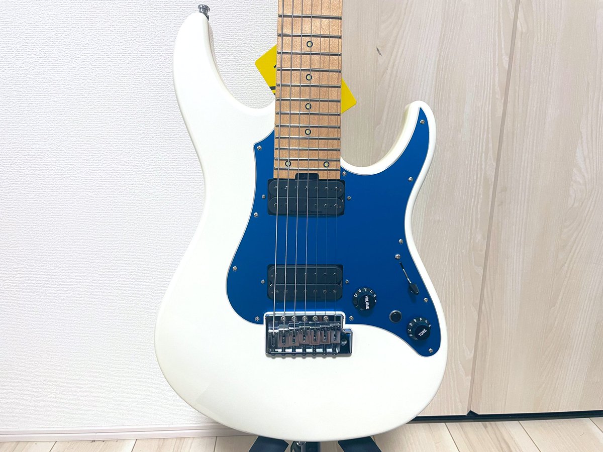 TogeToge_Jusan's tweet photo. #GALNERYUS #ESP #SYU #SNAPPER #syunapper

白い配色がメインのSYUNAPPER-7にブルーのメタリックピックガードとコントロール部を黒に変更した結果…この様になりました。

つまり…SYUNAPPER-7 FREEDOM

と呼びます…その配色狙ってますからね… https://t.co/50xxLev5r9