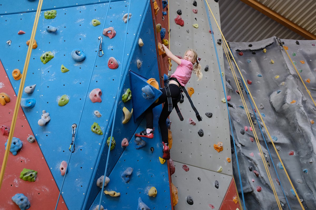 🧗 See you on the wall this summer! ☀️

New dates released for our children's Just Climb Experiences at Evesham Leisure Centre.

Book on &amp; let them reach new heights!

🧗🎟: aztecadventure.co.uk/our-adventures…

@riversfitness
#worcestershirehour 

#JustClimb #SummerAdventures #YoungClimbers