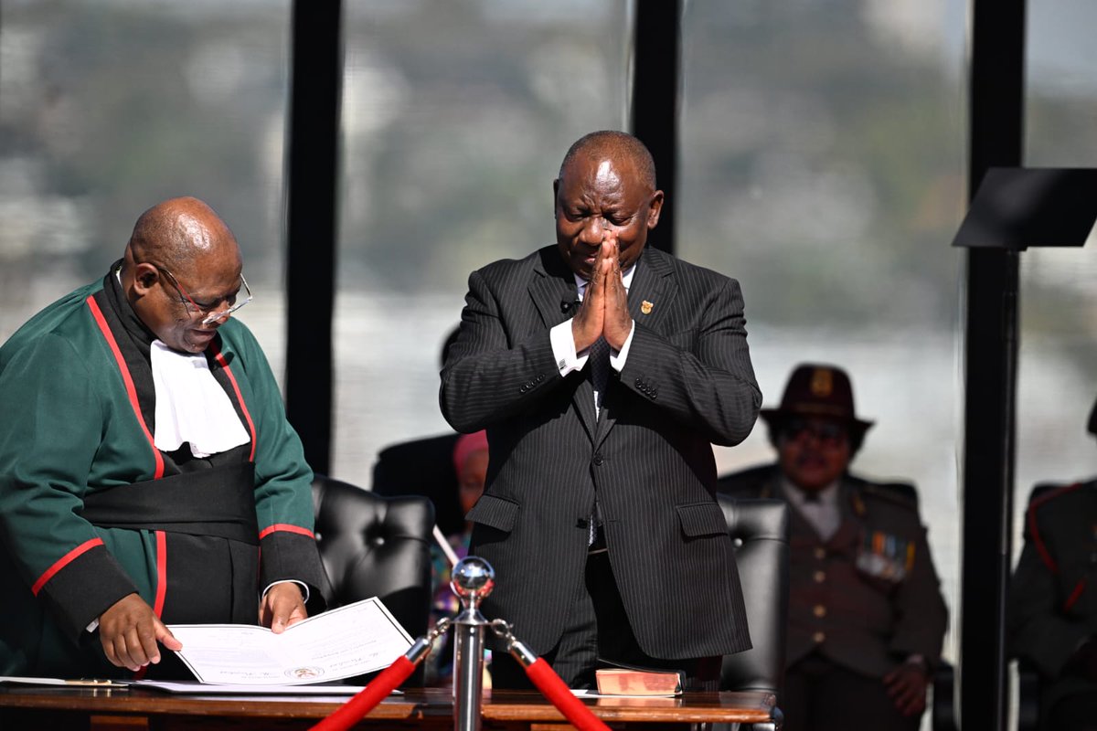 VukuzenzeleNews's tweet photo. Cyril Ramaphosa has officially been sworn in as President of South Africa at the Presidential Inauguration at the Union Buildings.

Read President Ramaphosa's inauguration speech: https://t.co/KHcsx7a6if

#PresidentialInauguration2024 https://t.co/yD7rkclFis