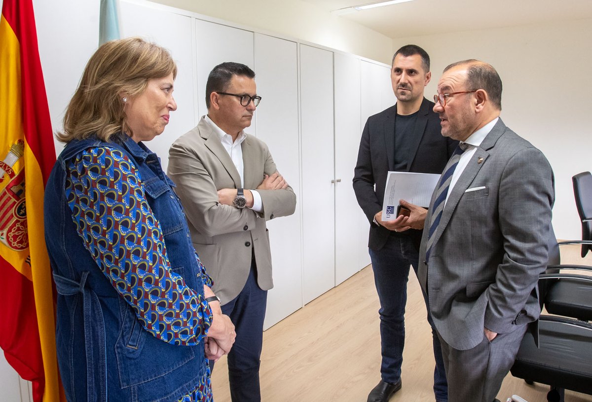 <a href="/Xunta/">Xunta de Galicia</a> e <a href="/UniversidadeUSC/">USC</a> crean o Laboratorio de Riscos Psicosociais
Hoxe asinouse un protocolo para a posta en marcha deste espazo co fin de avanzar na saúde psicosocial  das persoas traballadoras nas empresas galegas e na promoción da saúde no traballo

issga.xunta.gal/gl/novas/xunta…