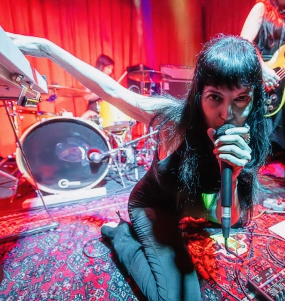 thedartsUS's tweet photo. Ancient Greek Farfisa Man 🤘🏽🤘🏽

#thedartsus #farfisa #boomerangtour2024 https://t.co/rjIGxjjLHB