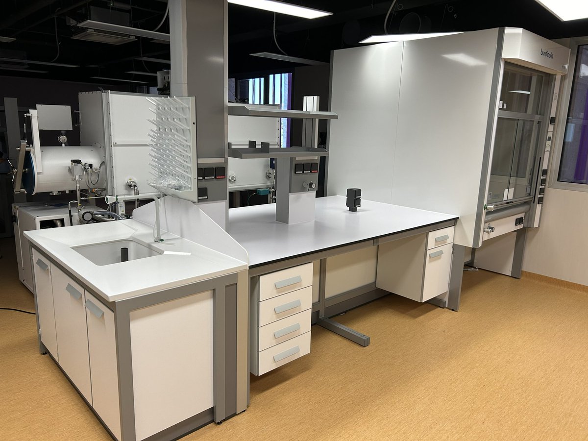 IvanMoraSero's tweet photo. @inam_uji is moving!!! More and better labs, that for sure will help in the institute’s new challenges on energy, sustainable chemistry, biomaterials and devices. Stay tuned!!! @UJIuniversitat https://t.co/WpUX6ZUfLI