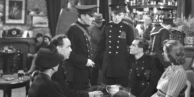 themoviewaffler's tweet photo. "Dramatically hamstrung by its progandistic remit to portray its heroes as a chipper bunch."
THE BELLS GO DOWN is on UK VOD,VDD and bluray now.
Read @hilliseric's review at https://t.co/o3lYPeT6fi
#TheBellsGoDown #film #movies #WWII #JamesMason https://t.co/qCMvaP9p7e