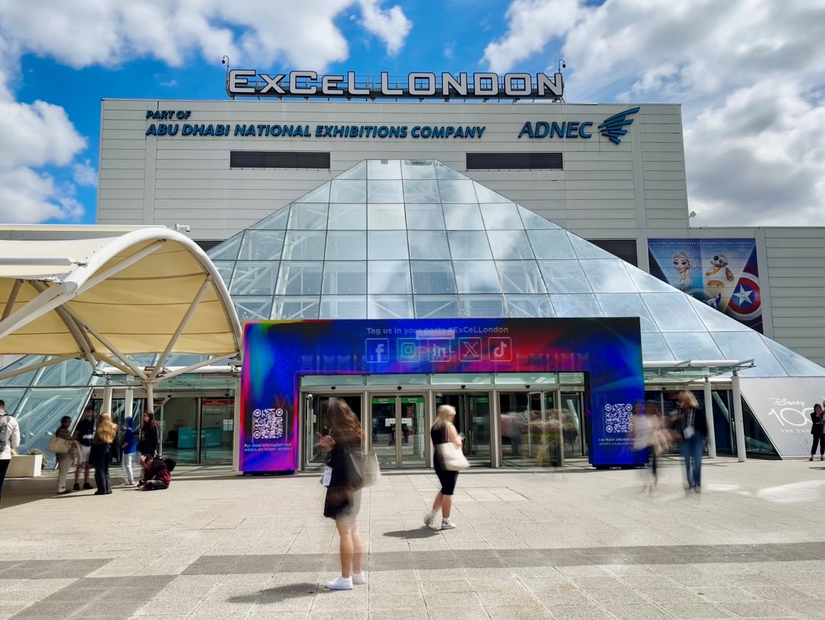 ExceLLondon's tweet image. It's the opening day of The @MeetingsShow here at #ExCeLLondon 

Our very own James Rees &amp;amp; Jamie Harvie have already been speaking during the #TeamsEurope panel, whilst the ExCeL stand (D40) looks amazing thanks to our partners #Standbuilder 

Meanwhile, we're also hosting the
