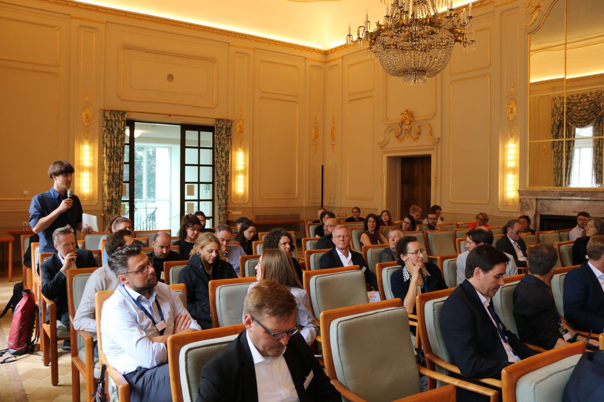 bbsr_bund's tweet photo. 🌆💡 Lebhafter Austausch auf dem Symposium „Smart City Science“: Heute versammeln sich Fachleute aus Wissenschaft und Praxis am #BBSR in Bonn, um die Zukunft smarter Stadt- und Regionalentwicklung zu diskutieren. https://t.co/MjxujySAQp #SmartCity #Digitalisierung #Daten #Klima https://t.co/SiMahj2f6f