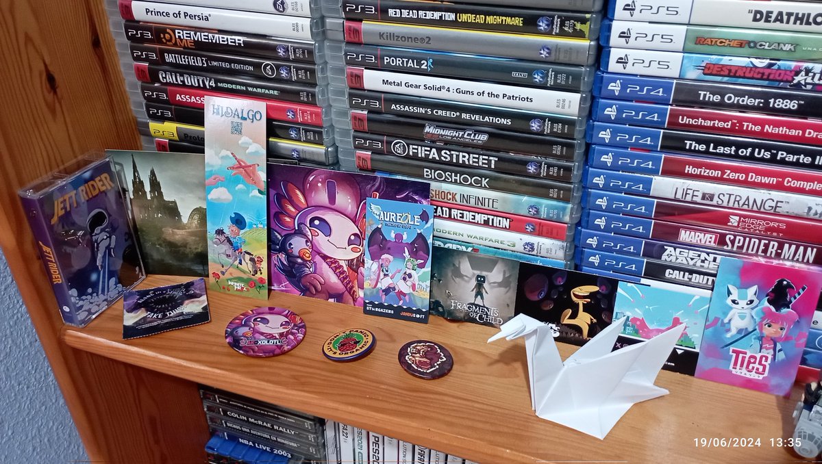 Todo un año aprendiendo sobre una perspectiva diferente y llevándome los descubrimientos a casa para tenerlos siempre presentes en la estantería.

No caben todos, pero siempre tienen su lugar reservado. ☺️