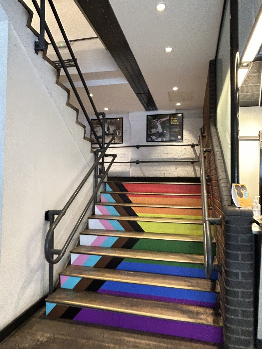 Insight HRC tweet media