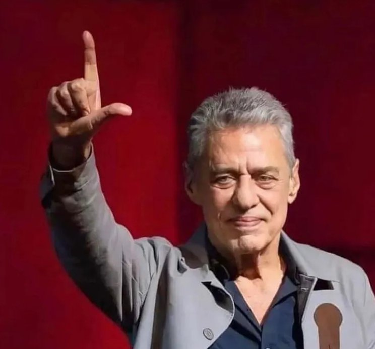 Todas as homenagens são poucas para Chico Buarque. Parabéns a esse grande brasileiro! ❤️