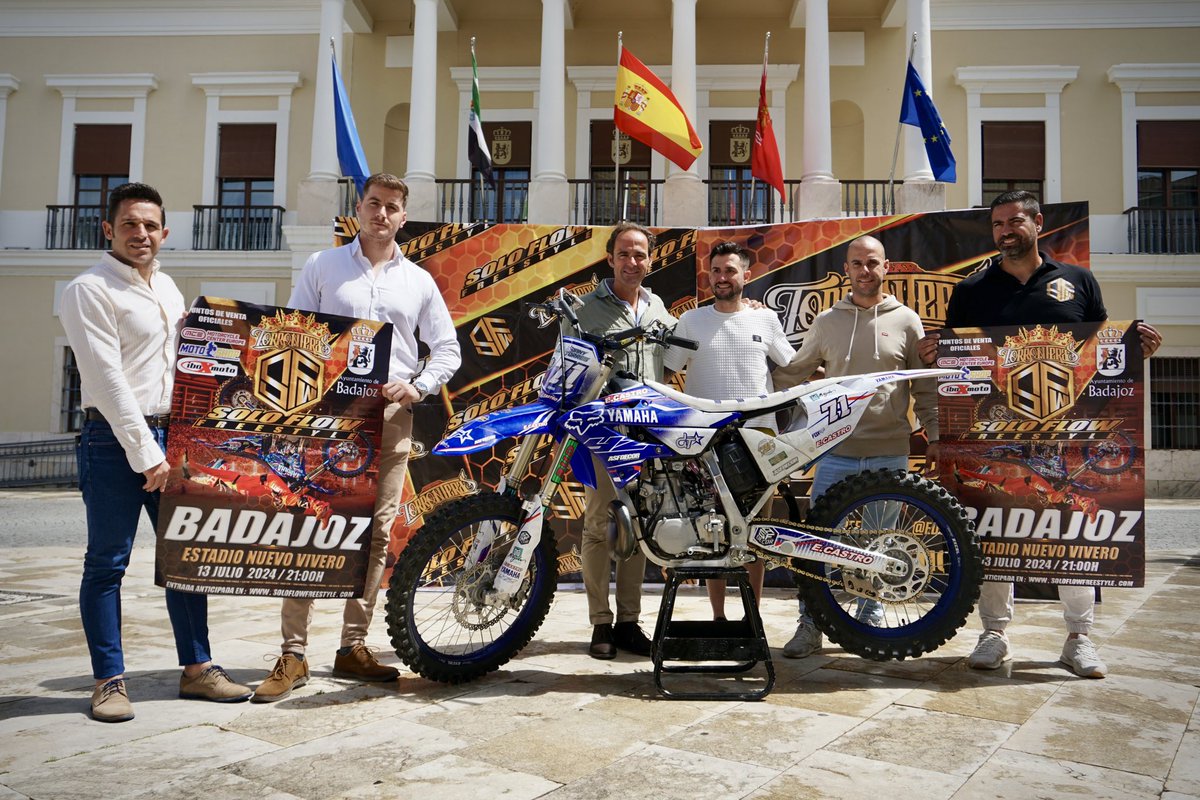 aytodebadajoz's tweet image. 🔥 El 13 de julio el estadio #NuevoVivero de #Badajoz acogerá el espectáculo #SoloFlow #Freestyle

➡️ Contará con un cartel de 12 pilotos nacionales e internacionales.

📹 Esta mañana el concejal Juan Parejo ha presentado el evento en rueda de prensa.

youtube.com/live/fXi5mPDlC…