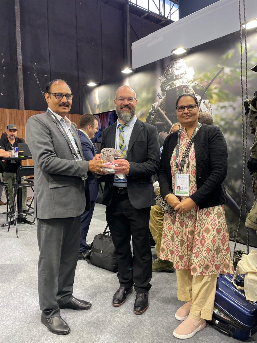 PvtRohal's tweet photo. Day 3 at #Eurosatory2024 in Paris, the premier global event for defense and security. Our CEO and Director, had excellent strategic discussions with Etienne Lamoureux about advancing partnerships with Mawashi and Mehler System in the defense market for soldier enhancement. https://t.co/tNVmo3HfqG
