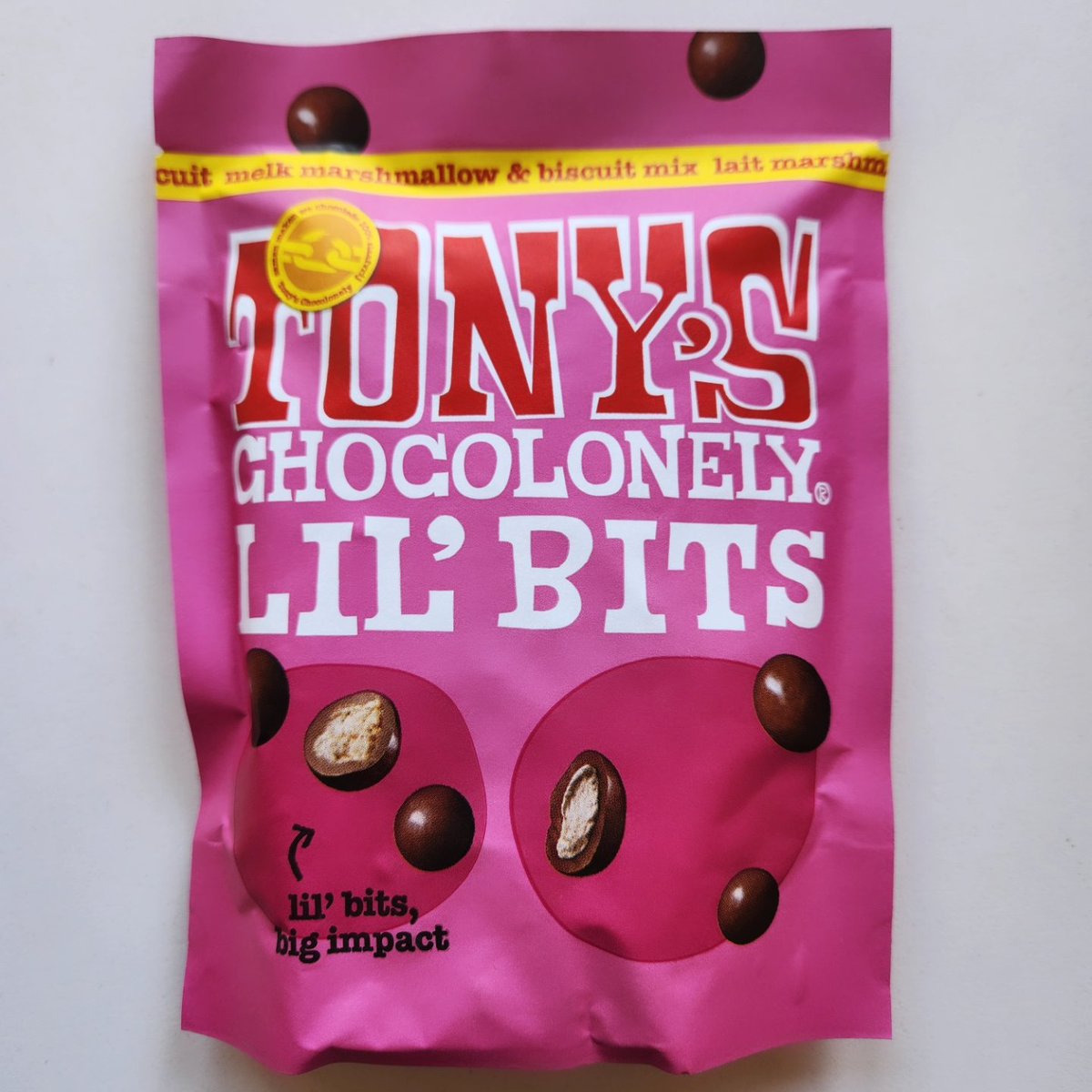 New Tony's Chocolonely chocolate creations have hit the shelves. 

Enjoy the fun sized Tiny Tony's chocolate bars or maybe the new Dark Creamy Hazelnut bar, or one of the fun new Tony's Lil' Bits flavours.

#tonyschocolonely #yql #lethbridge #lethbridgecandyshop #downtownleth
