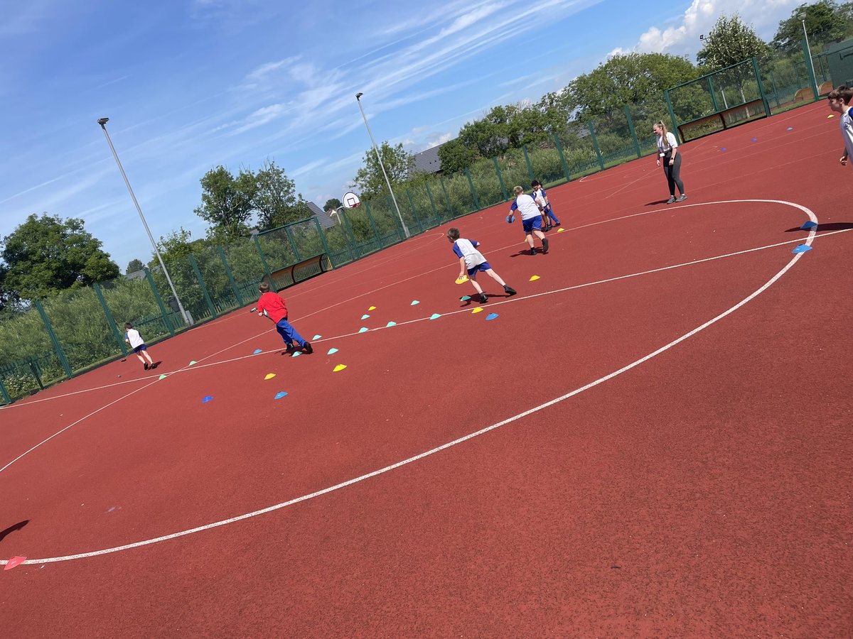 Great to check in with <a href="/SMCA_PE/">SMCAPE</a> today to see how their UYD Primary School Programme is going. Wk2 Finders Keepers, Zoneball &amp; Grand National powered by Focus &amp; Visualisation skills⛳️ 🧠 #UnleashYourDrive