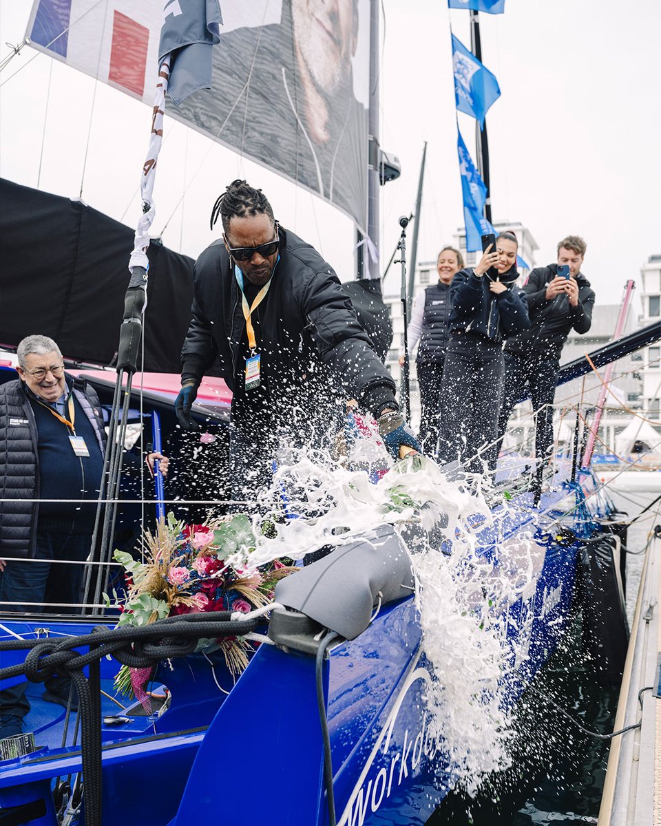 eric_bellion's tweet photo. Un jour spécial... 🎂 

Il y a 1 an, jour pour jour, on mettait à l’eau notre STAND AS ONE, ce beau bateau qui ne ressemble à aucun autre… Le moins que l’on puisse dire, c’est qu’on a vécu intensément ces 12 derniers mois ! https://t.co/jI8QpoAPqV