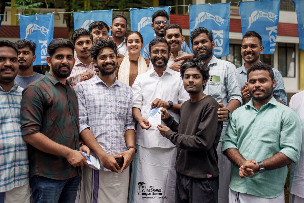 KSU_1957's tweet photo. കെ എസ് യു സംസ്ഥാന തല മെമ്പർഷിപ്പ് ക്യാംപയിൻ ഉദ്ഘാടനം കാലടി ശ്രീ ശങ്കര കോളേജിൽ രണ്ടാം വർഷ വിദ്യാർത്ഥി ഗൗതമിന് മെമ്പർഷിപ്പ് കൂപ്പൺ നൽകി കൊണ്ട് സംസ്ഥാന പ്രസിഡൻ്റ്  അലോഷ്യസ് സേവ്യർ നിർവഹിച്ചു. https://t.co/7LMhkCxWNl