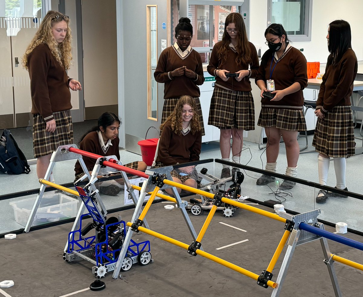 HASUrobotics's tweet image. St.Phil's UK-179 (21200) and HASU Robotics UK-451 (22593) in our Robotics Lab today! its more than robots. @FTC_UK #hasuroboticsrocks #morethanrobotsuk