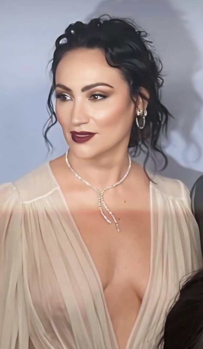 i could look at just this one photo of eden espinosa for the rest of my life