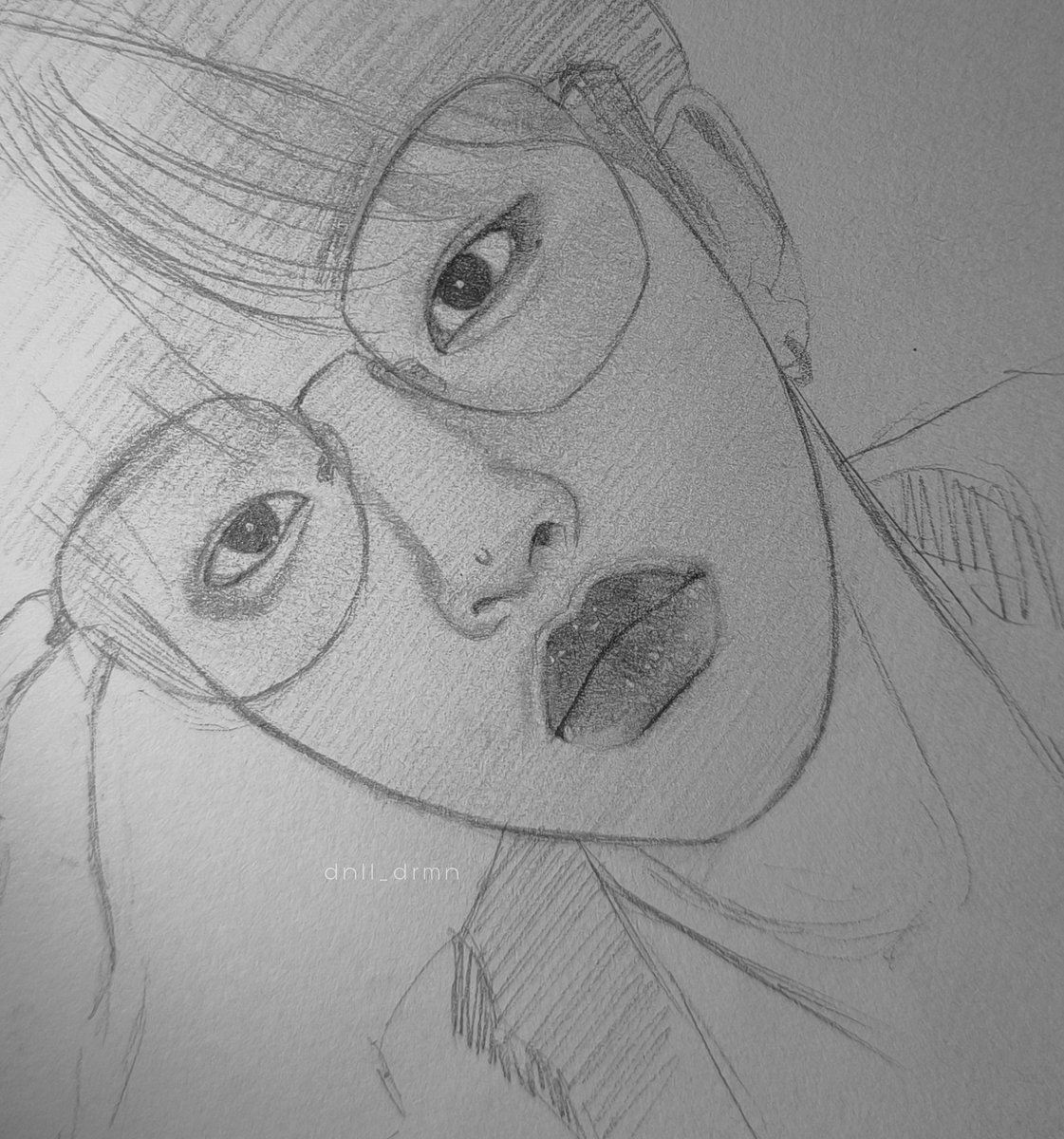dnll_drmn's tweet photo. 굿나잇🤓

#DRIPPIN #드리핀 #HYEOP #LEEHYEOP #협 #이협 #DREAMIN #드리밍 #drippinfanart #팬아트 #아트 #드로잉 https://t.co/lSRFvnczZa