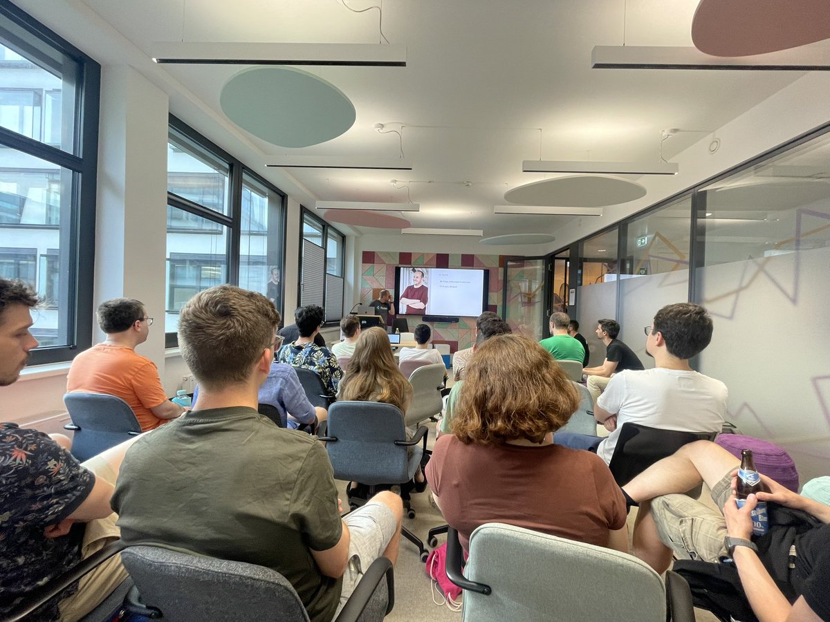 Florian Bauer (@_florianbauer) on Twitter photo #flutter meetup with <a href="/FresidentDumazy/">Fré Dumazy 💙</a> talking about clean code as the alternative to getting burned in the sun ☀️ #flutter meetup with <a href="/FresidentDumazy/">Fré Dumazy 💙</a> talking about clean code as the alternative to getting burned in the sun ☀️
