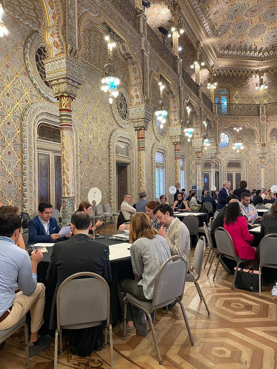 tonifrancesp's tweet photo. 🔵 En #Oporto participando en la reunión de ciudades #intelligentcitieschallenge , presentando nuestro proyecto estratégico de ciudad #Alcoi y el primer #LocalGreenDeal en #energía firmado con la Comunidad Energética Local de Cotes Altes https://t.co/Mcqwn1HJOF